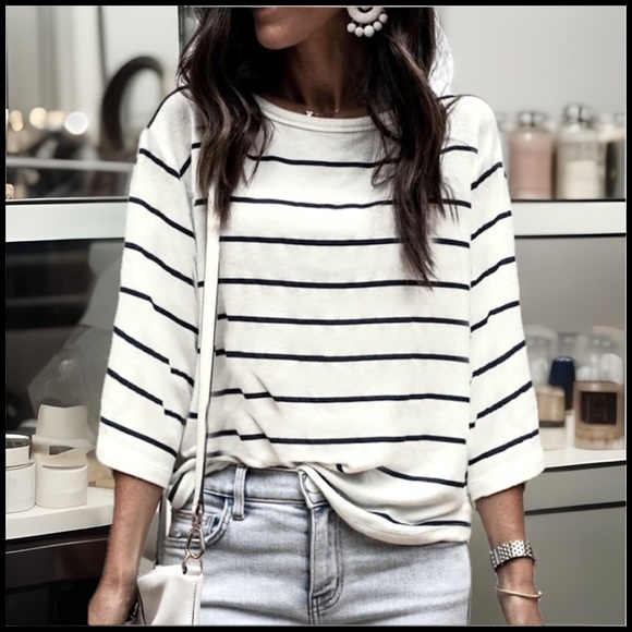 Beautiful Soft White With Black Stripes Looser Fit 3 Quarter Sleeves Dress Shirt - Picture 4 of 6